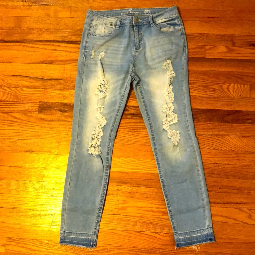 Almost Famous Lightwash Denim Skinny Ripped Jean